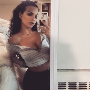 Meet your Posher, Ella